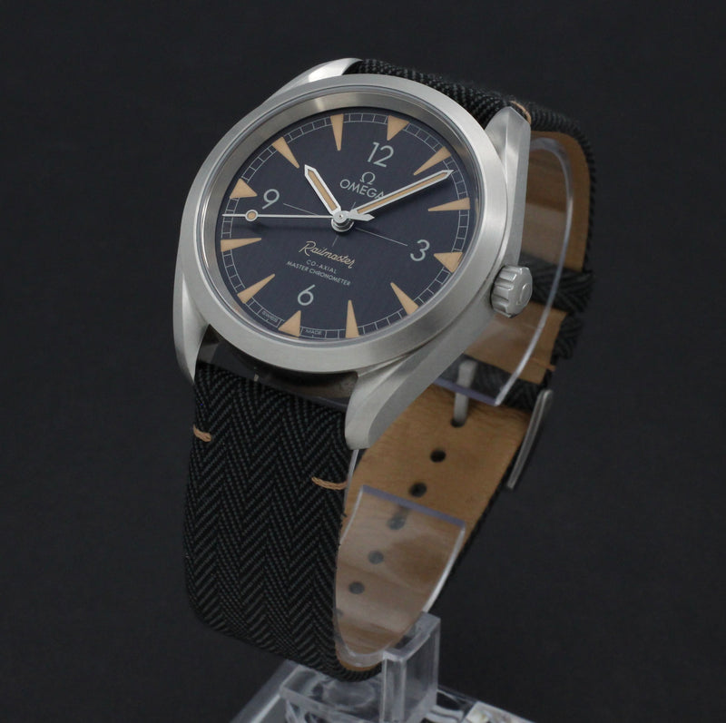 Omega Seamaster Railmaster 220.12.40.20.01.001 - 2023 - Omega horloge - Omega kopen - Omega heren horloge - Trophies Watches